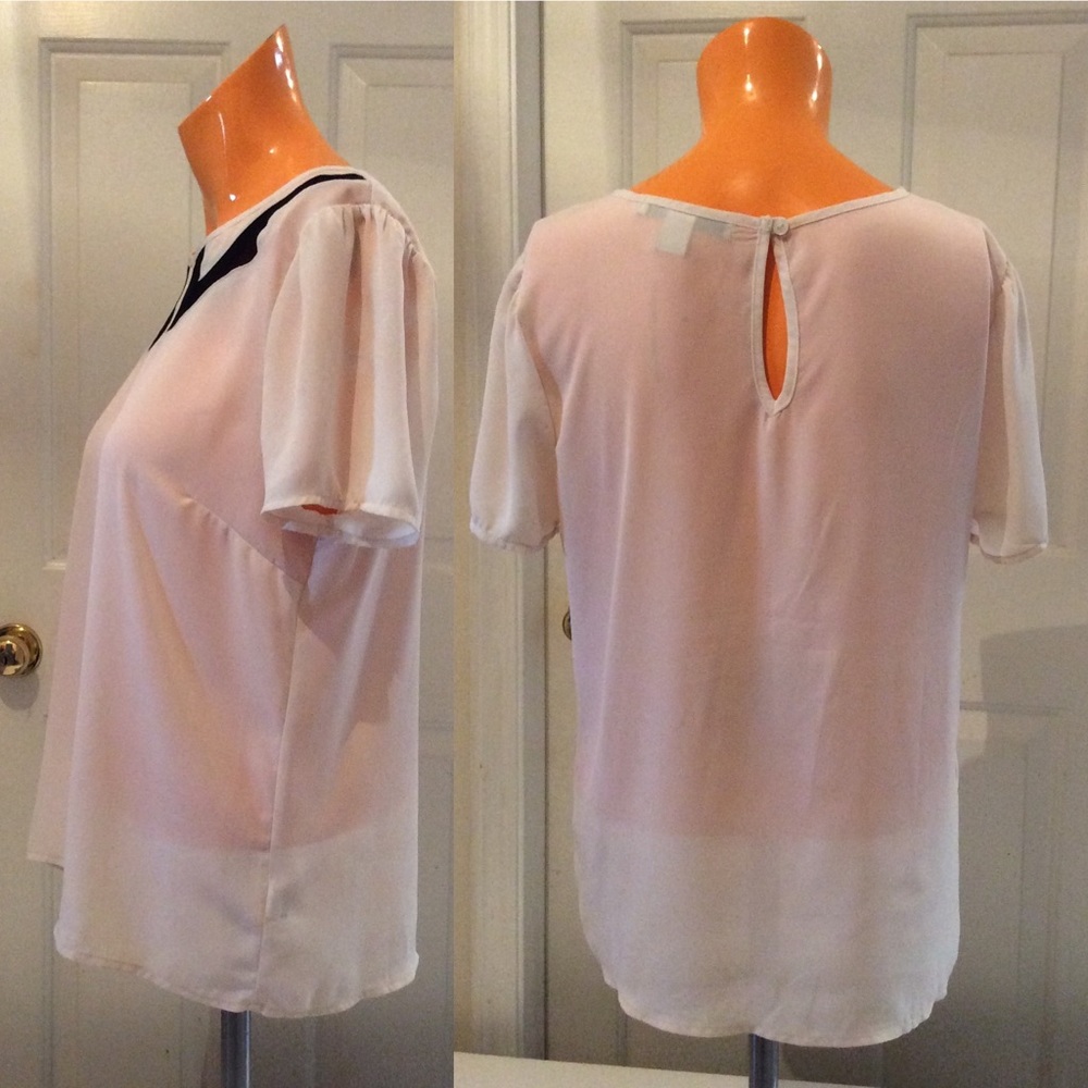 Forever21 blouse w/faux collar pattern - Picture 2 of 6